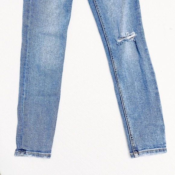 Zara Skinny Fit Denim Jeans Distressed Lt/Med Wash SZ6 - Picture 4 of 8